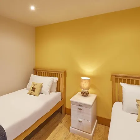 بيت للعطل Host & - Simon Howe