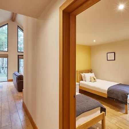 Host & - Simon Howe بيت للعطل *