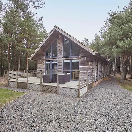 Host & - Simon Howe *