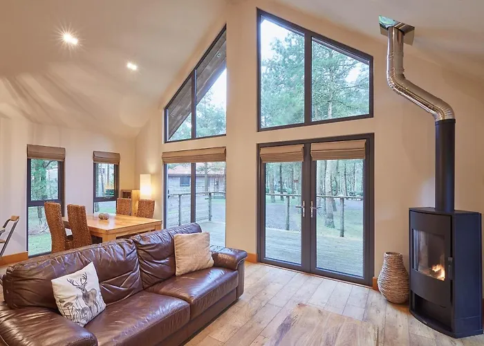 Host & - Simon Howe بيت للعطل ويتبي