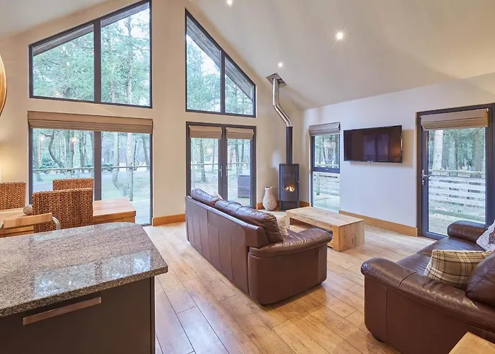 Host & - Simon Howe * ويتبي