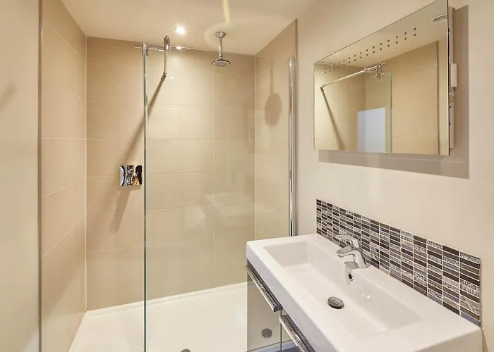 Host & - Simon Howe بيت للعطل