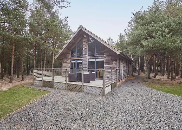 Host & - Simon Howe *